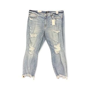 Plus Size Judy Blue Mid Rise Boyfriend Fit Paint Splatter Jeans